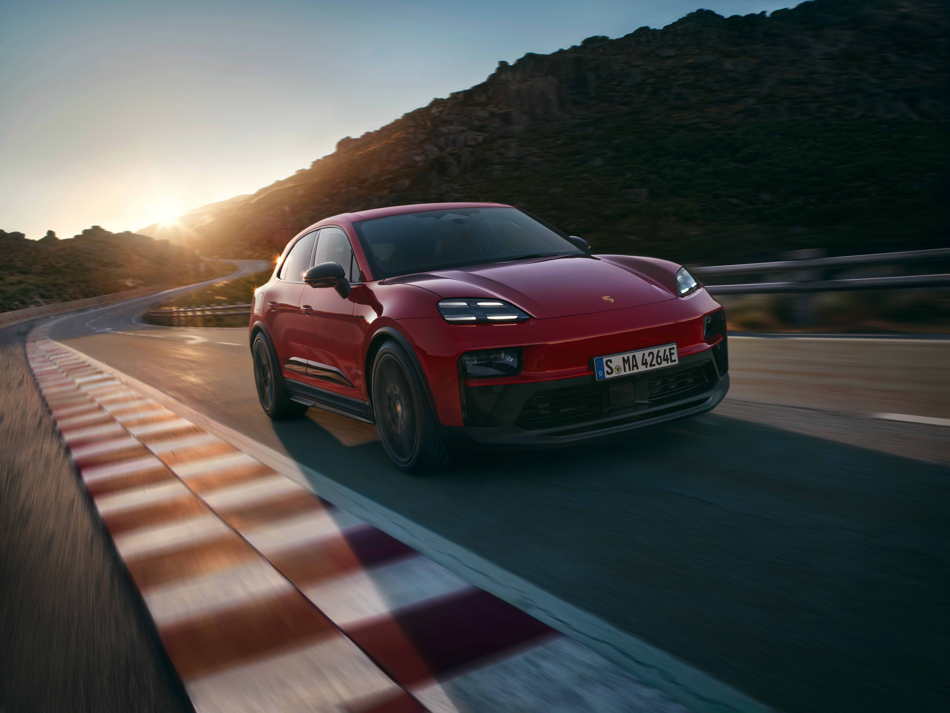Emotionale Sportlichkeit. \n Purer Fahrspaß. \n Macan GTS für EUR 930,- / Monat.